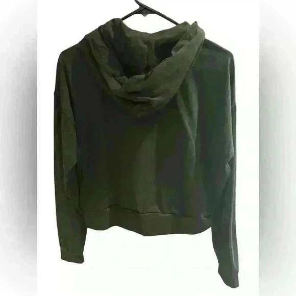 Granite Cropped Hoodie
Women's DreamKnit™ Warm Hoodie Medium SOLD OUT - Picture 5 of 7